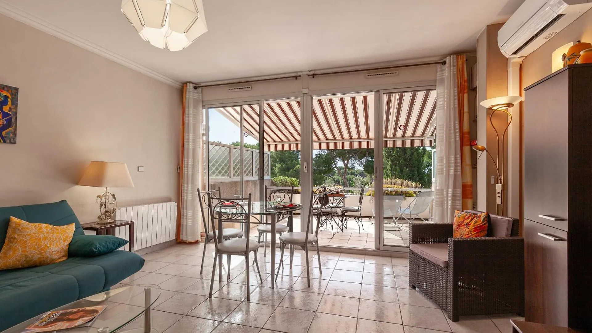 Tres Beau T2 - 50 M - Vue Mer Carry-le-Rouet France